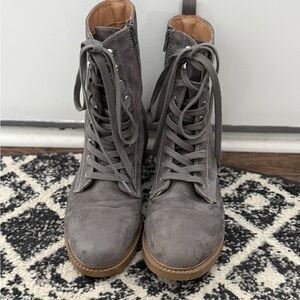 Report Gray Suede Lace-Up Combat Boots with Side Zipper | Size W10